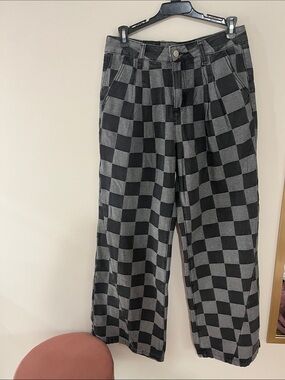 Black & Gray Checkered Wide-Leg Pants
